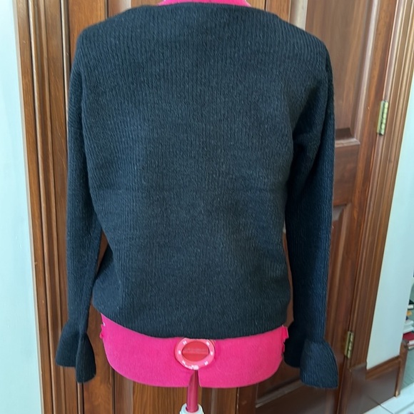 Vero Moda  NWT  Simone V-neck Ruffle Blouse   Long sleeve. Bell at ends  Size XS - Picture 8 of 11